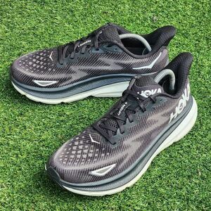 HOKA CLIFTON 9 - Mens Atheltic Shoes - SIZE 9.D